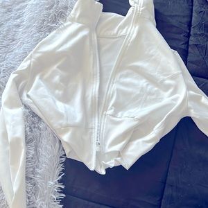 Cropped gym jacket 🤍